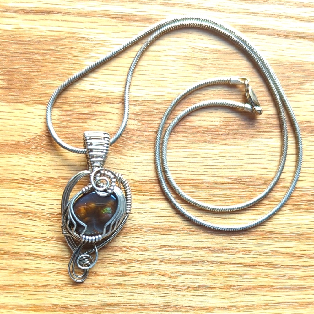 Elegant Wrapped Agate Necklace